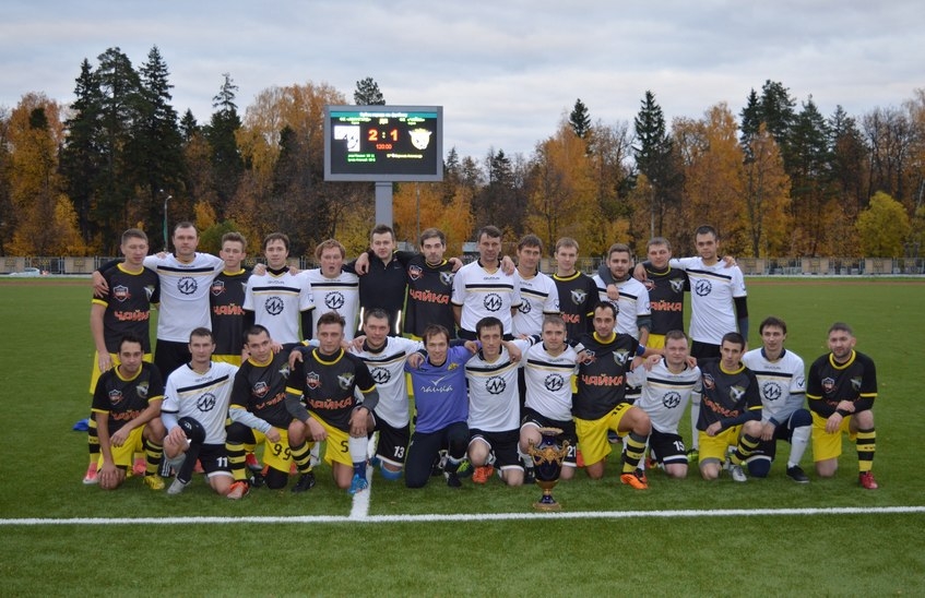 Команда «Авангард» оформила в футбольном сезоне 2017 победный дубль