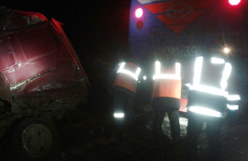 Водитель грузовой ГАЗели столкнулся с поездом и погиб