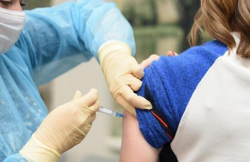 Массовая вакцинация от коронавируса может начаться со следующей недели