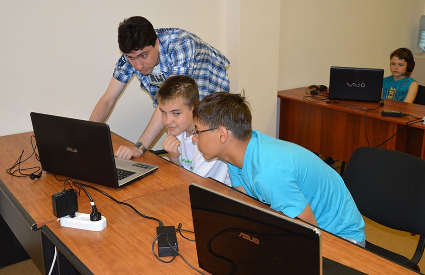 В технопарке «Саров» открылась летняя школа параллельного программирования