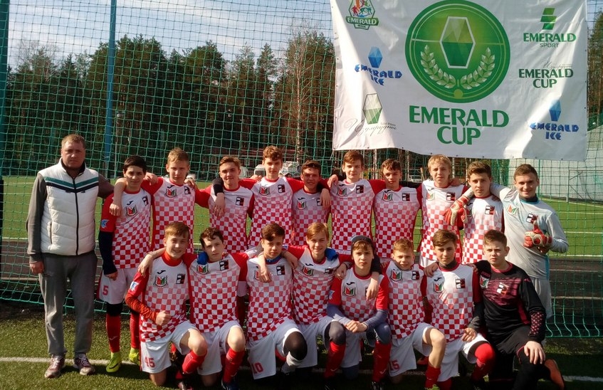 Саровские юношеские команды продолжают выступление на первенстве области по футболу