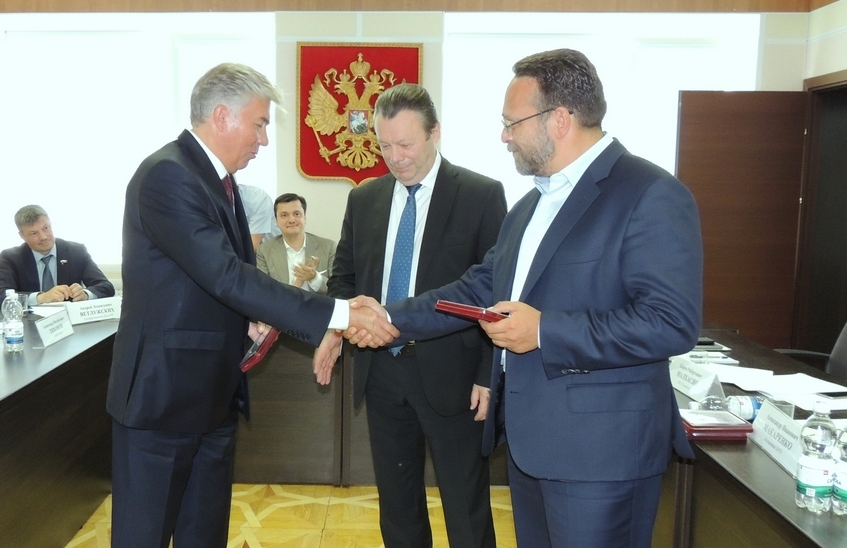 Глава Сарова и заместитель председателя городской думы получили награды Госкорпорации «Росатом»