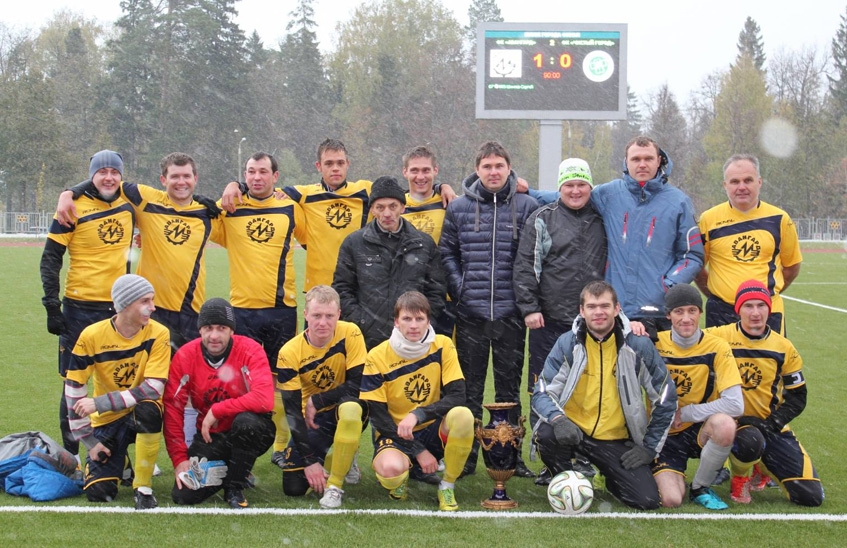 «Авангард» вышел в полуфинал кубка города по футболу и продолжает лидировать в чемпионате Сарова