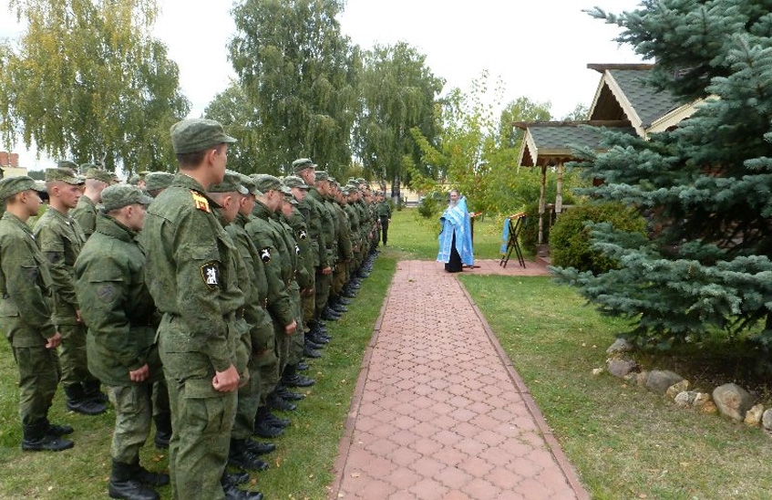 Сто военнослужащих приняли участие в празднике Рождества Пресвятой Богородицы