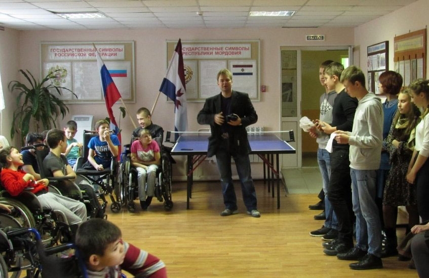 Саровские школьники и волонтеры съездили в Темниковский детский дом