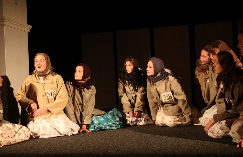 Православное творческое объединение «МiР» приглашает на спектакль «Сестры»