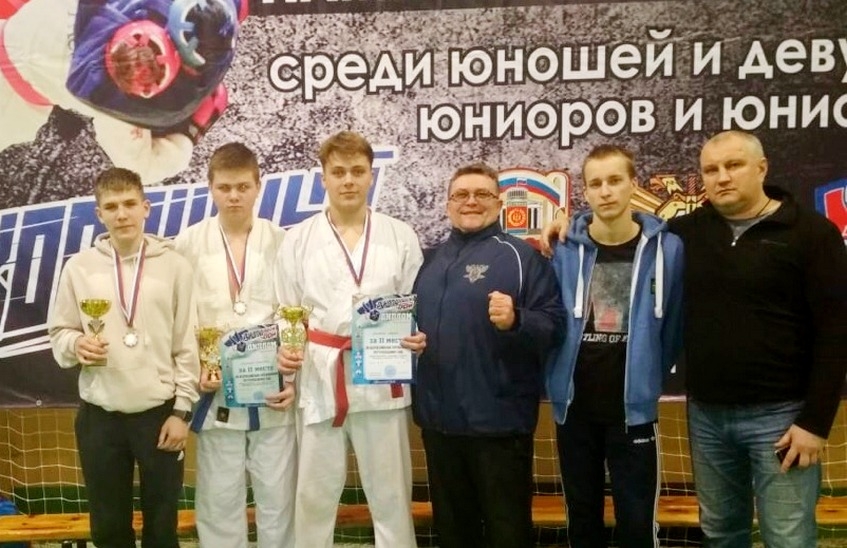 Трое саровских борцов завоевали путевки на первенство России по рукопашному бою