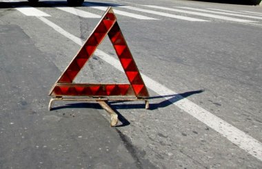 Водитель «Лады Гранты» пропустил пешехода и попал в аварию (ВИДЕО)