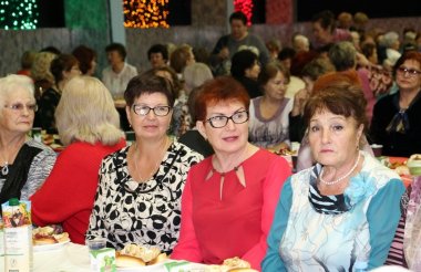 Праздник, приуроченный к Дню пожилого человека, состоялся в Доме молодежи