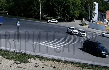 Таксист попал в ДТП на проспекте Музрукова (ВИДЕО)