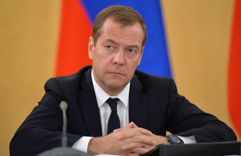 Медведев возглавил комиссию по борьбе с новыми инфекциями