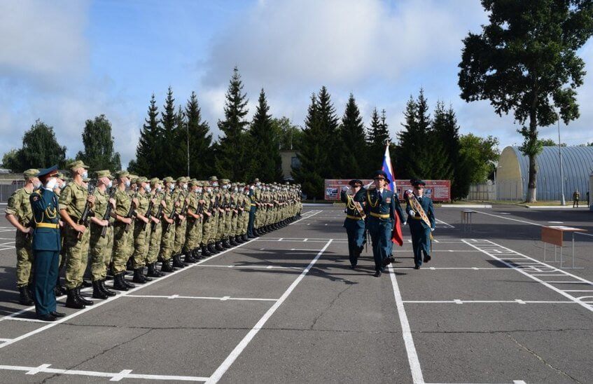 100 военнослужащих приняли присягу в Саровской дивизии