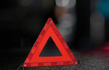 Иномарка врезалась в КамАЗ на улице Академика Харитона