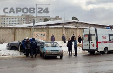 «Фольксваген» столкнулся с «девяткой» на улице Силкина