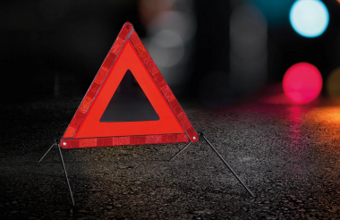 «Киа» врезалась в два автомобиля на улице Курчатова