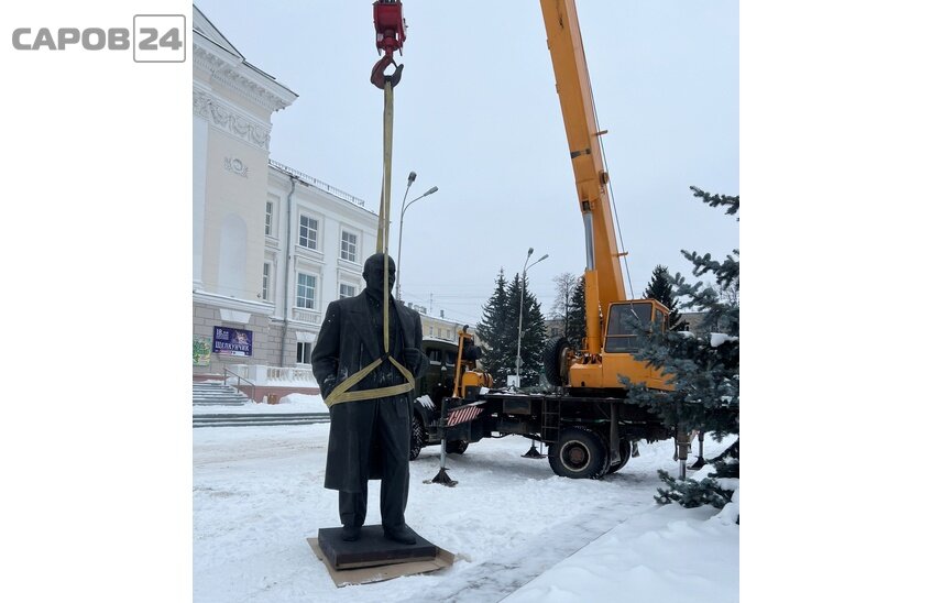 Памятник Ленину вернули на центральную площадь в Сарове (ВИДЕО)