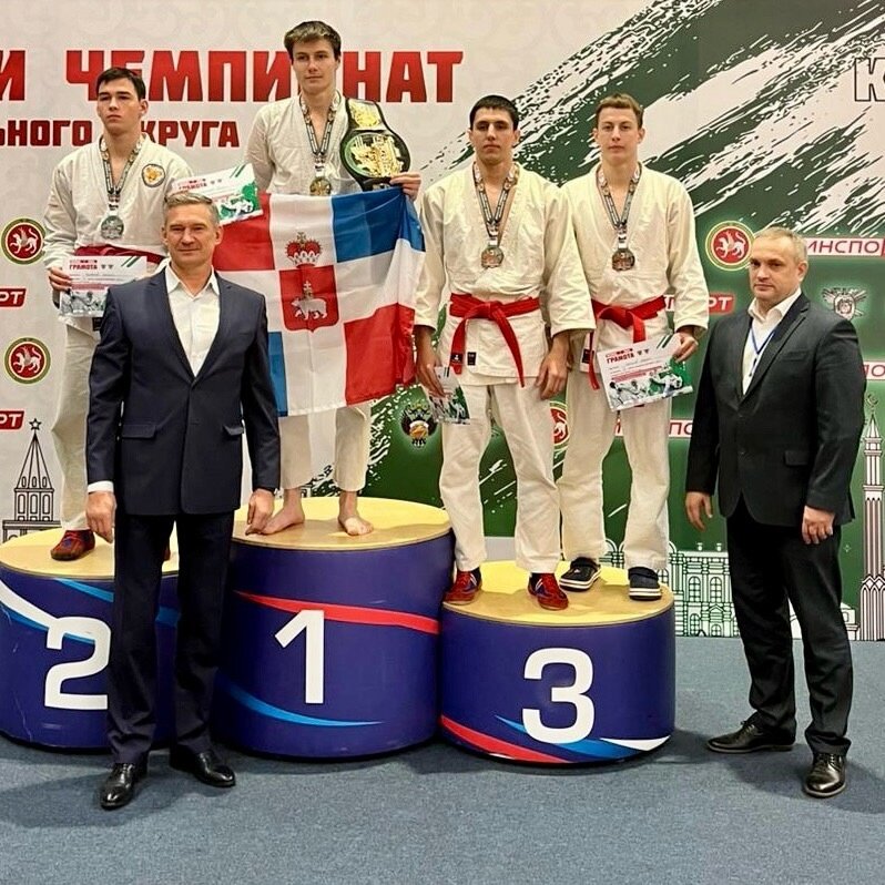 Саровские борцы выиграли путевку на Первенство России по рукопашному бою