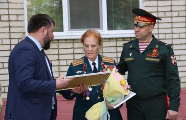 Зинаида Курбакова получила награды накануне 9 Мая