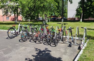 Подросток украл непристёгнутый велосипед (ВИДЕО)