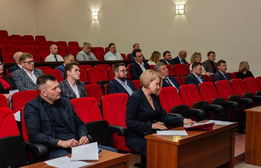 Собрание депутатов саровской думы VIII созыва состоялось 19 сентября