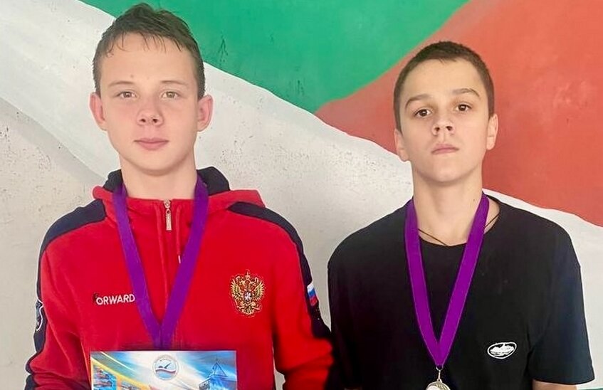 Саровские пловцы взяли медали Кубка области