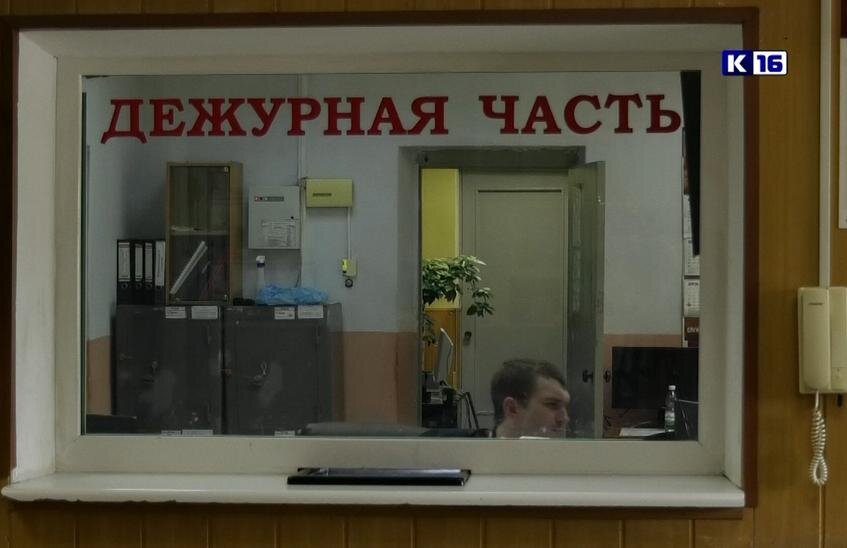 Сотрудник салона сотовой связи сэкономил саровчнке 150 тысяч рублей