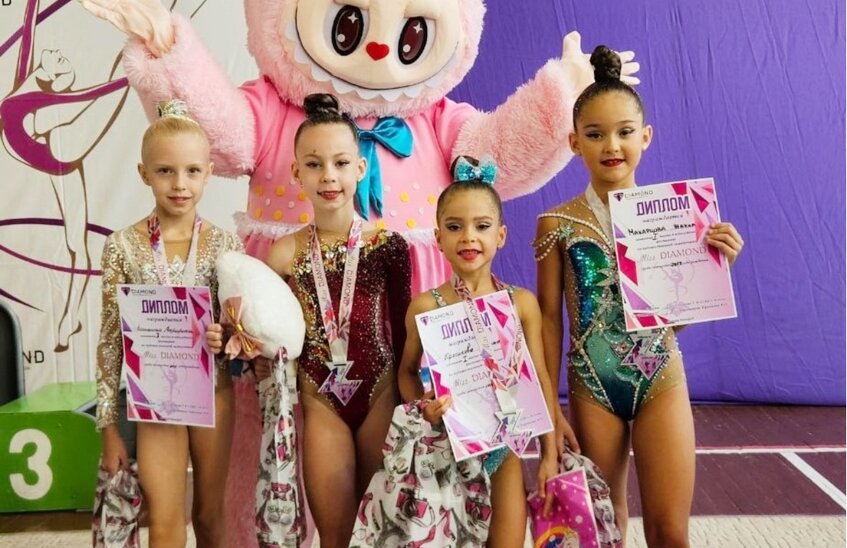 Саровские гимнастки вернулись с наградами из областной столицы