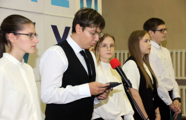 Девятиклассники прочитали вслух стихи и очерки Константина Симонова