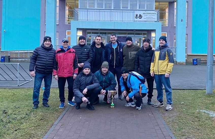 Саровские ветераны завоевали бронзу областного турнира по хоккею