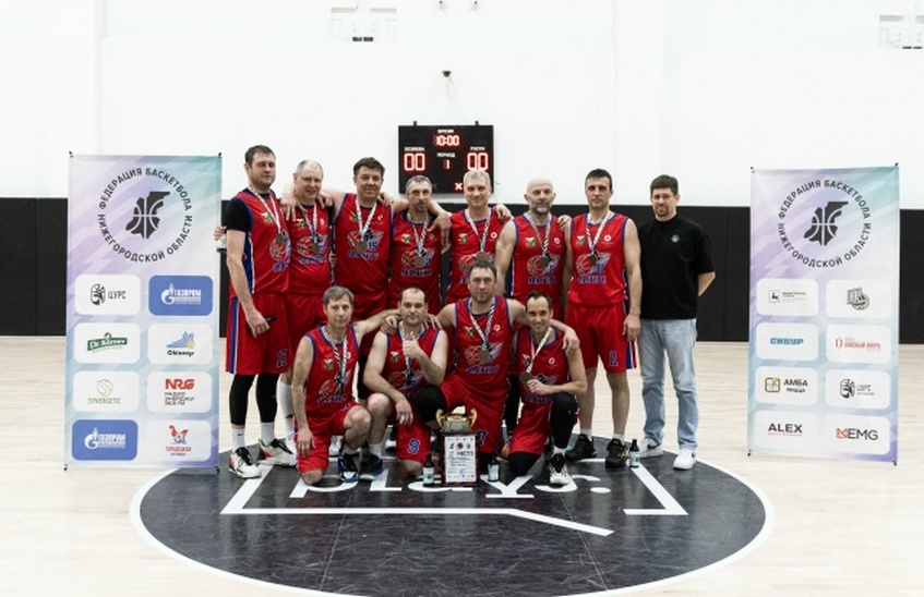 Саровские ветераны выиграли бронзу чемпионата области по баскетболу