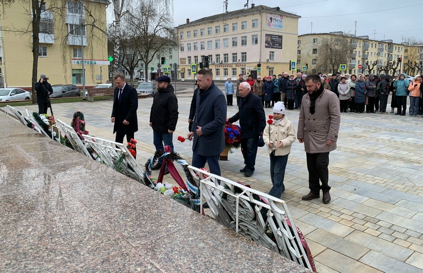 Митинг у Вечного огня прошел в Международный день освобождения узников нацистских концлагерей