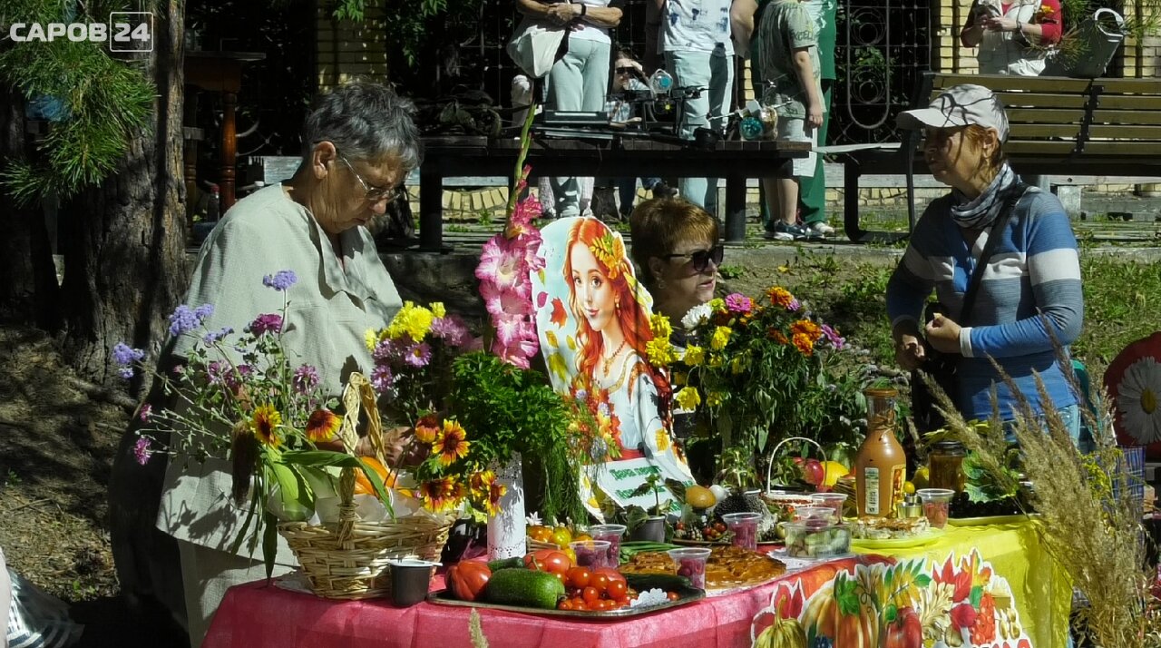Выставка-ярмарка «Золотая осень» прошла на танцевальной площадке парка им. Зернова