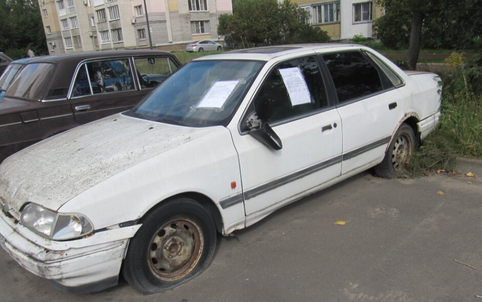 ДГХ разыскивает владельца брошенного автомобиля Ford Scorpio