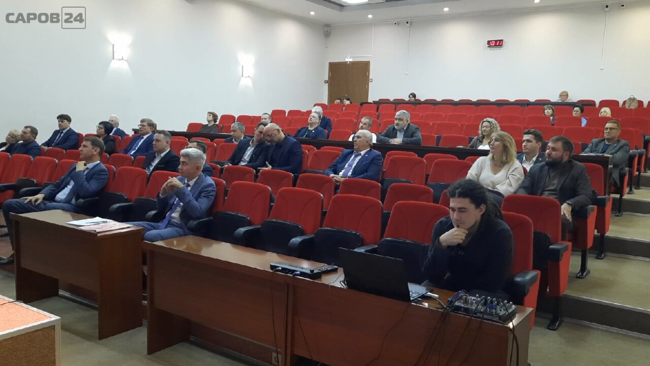 Общественные обсуждения в интернете и меры поддержки семей бойцов СВО обсудили депутаты